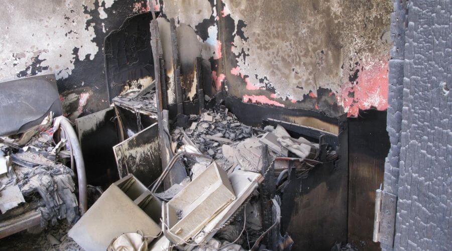 Why choose water damage restoration service for commercial water damage restoration in Riverview